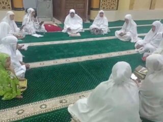 Majelis Taklim Masjid Ilham Tangkoli Gelar Zikir dan Doa Sambut Malam 1 Rajab 1447 H