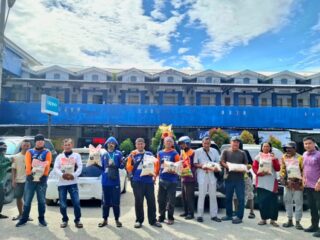 Amalia Ramadan Annur Maarif Menyapa Warga, 500 Lebih Sak Beras Dibagikan