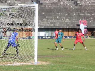 Kakha FC Tundukkan Lasinrang Putra FC 3-0 di Sidrap Cup