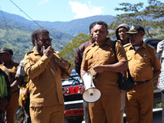 Membangun SDM Papua, Willem Wandik Tegaskan Tolikara Harus Bersih dari Judi dan Narkoba