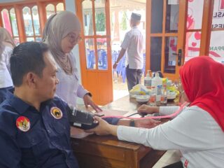 Ketua NasDem Sidrap Turut Donor Darah Bersama Bawaslu dan Pemkab