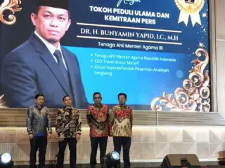 Dr. Bunyamin Yapid Bersanding dengan Tokoh Sulsel di PWI Awards 2026