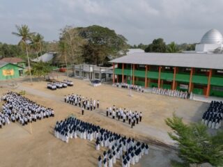 Santri Bukan Hanya Mengaji! Ponpes Al Urwatul Wutsqaa Sidrap Juga Tanam Pohon